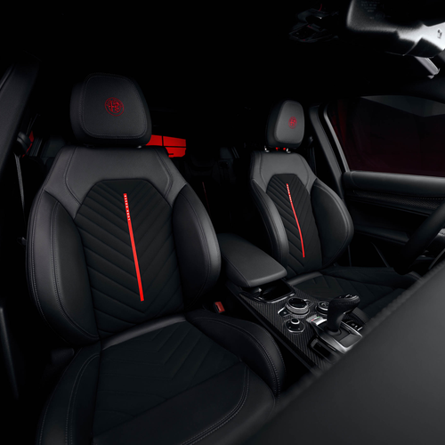 2027 Alfa Romeo Stelvio Luna Rossa Interior